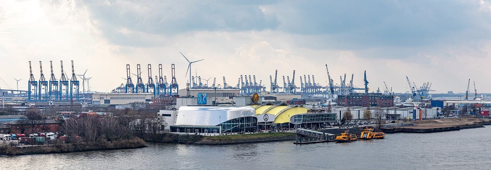 Elben og havneanleggene i Hamburg