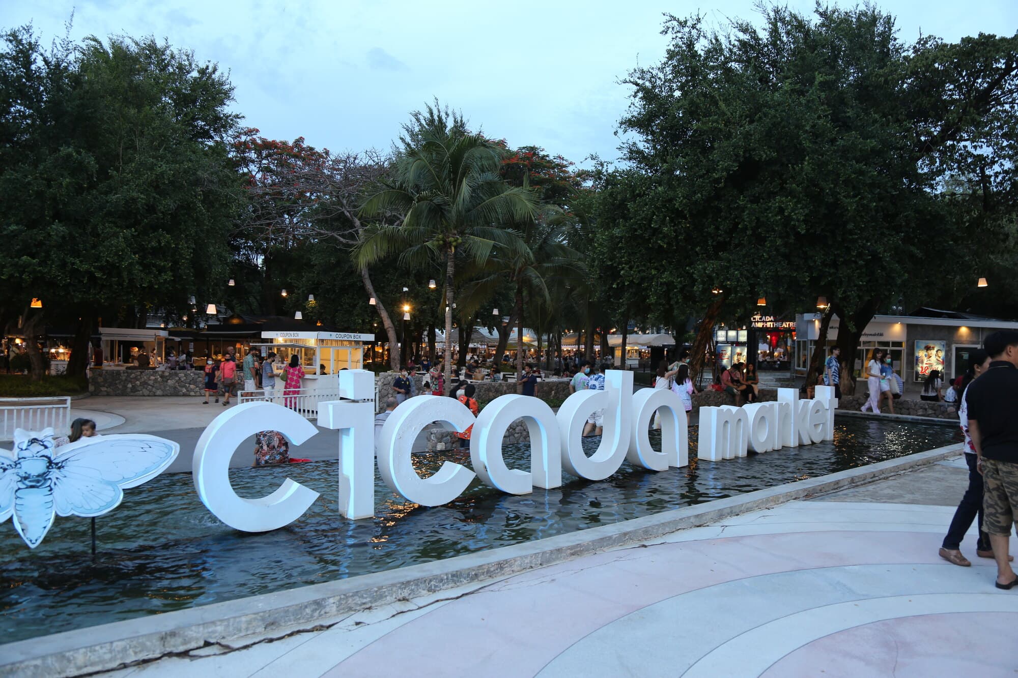 Cicada Night Market i Hua Hin